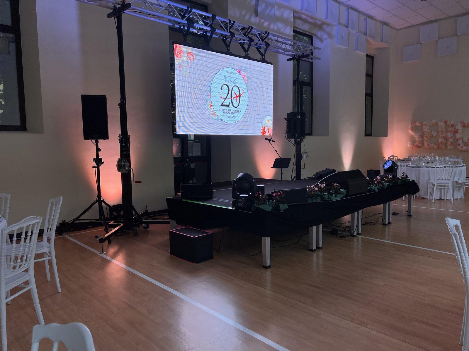 Evento per i 20 anni dell'Istituto Alberghiero Sergio Ronco di Trino Vercellese: palco, luci e video a cura di AG Eventi