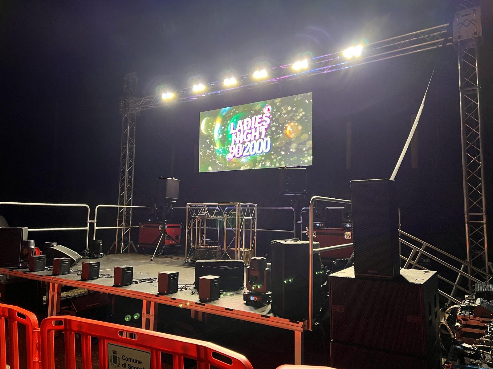 Evento serale a Scopello (VC): palco, ledwall, luci e audio a cura di AG Eventi